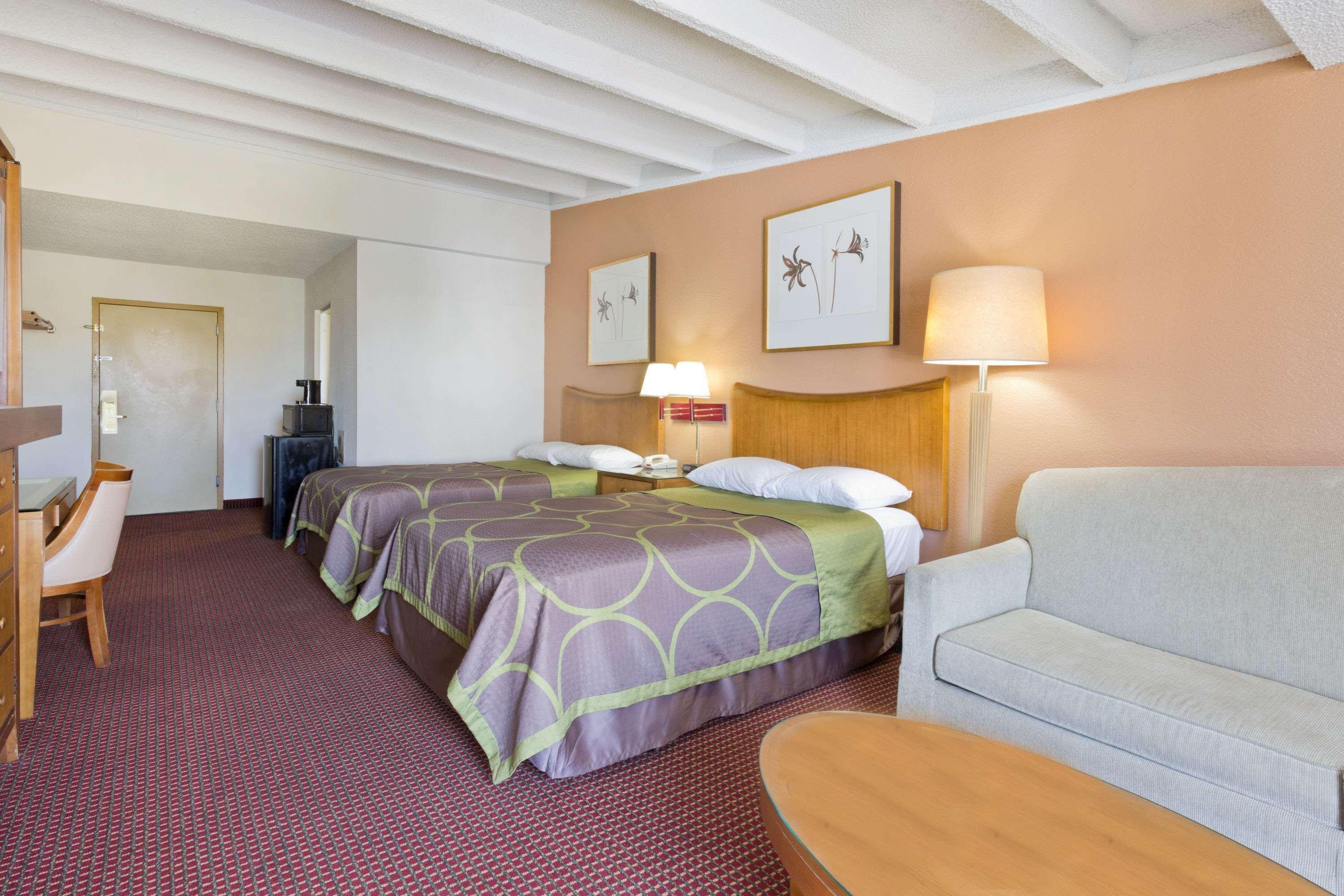 Super 8 By Wyndham Melbourne Motel Exterior photo