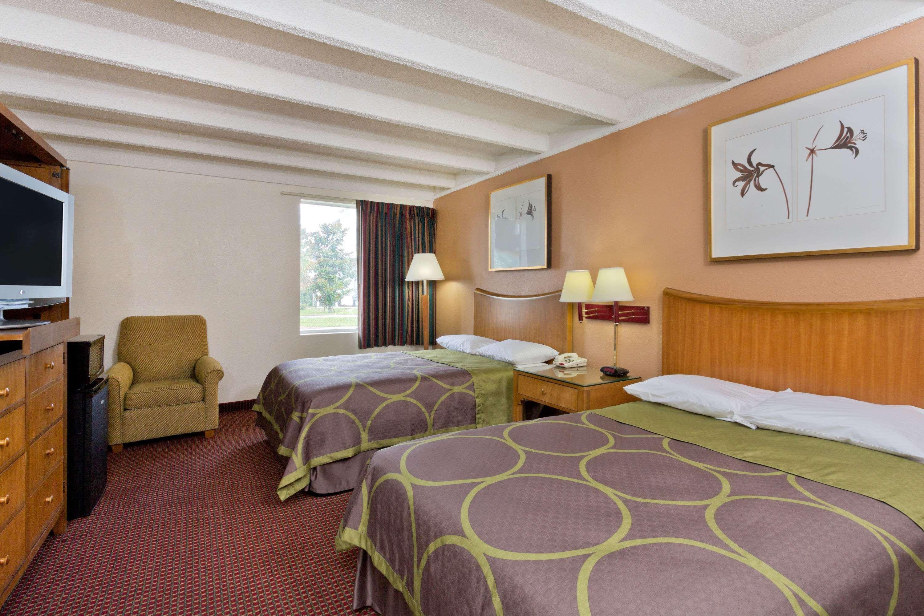 Super 8 By Wyndham Melbourne Motel Exterior photo
