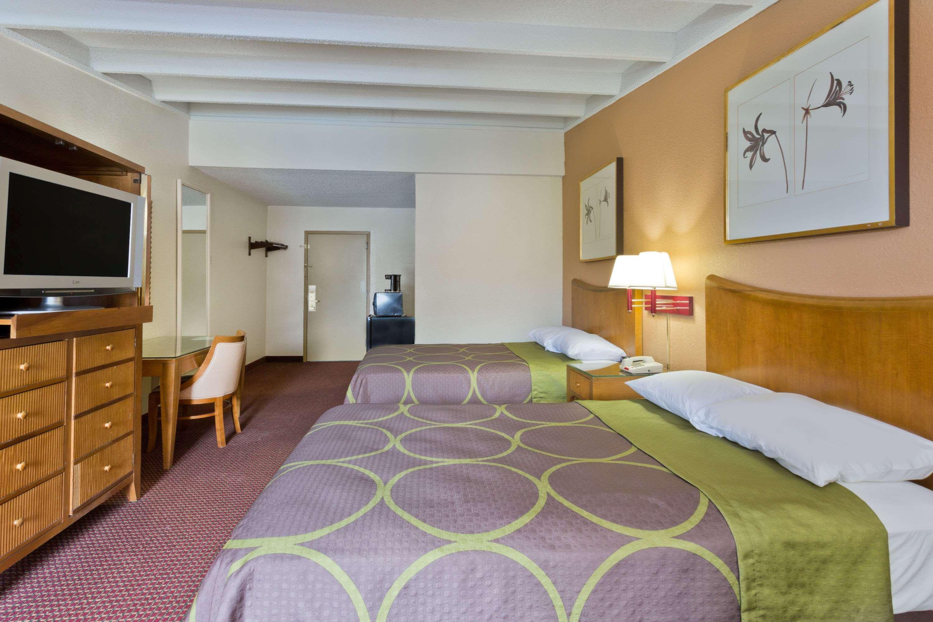 Super 8 By Wyndham Melbourne Motel Exterior photo